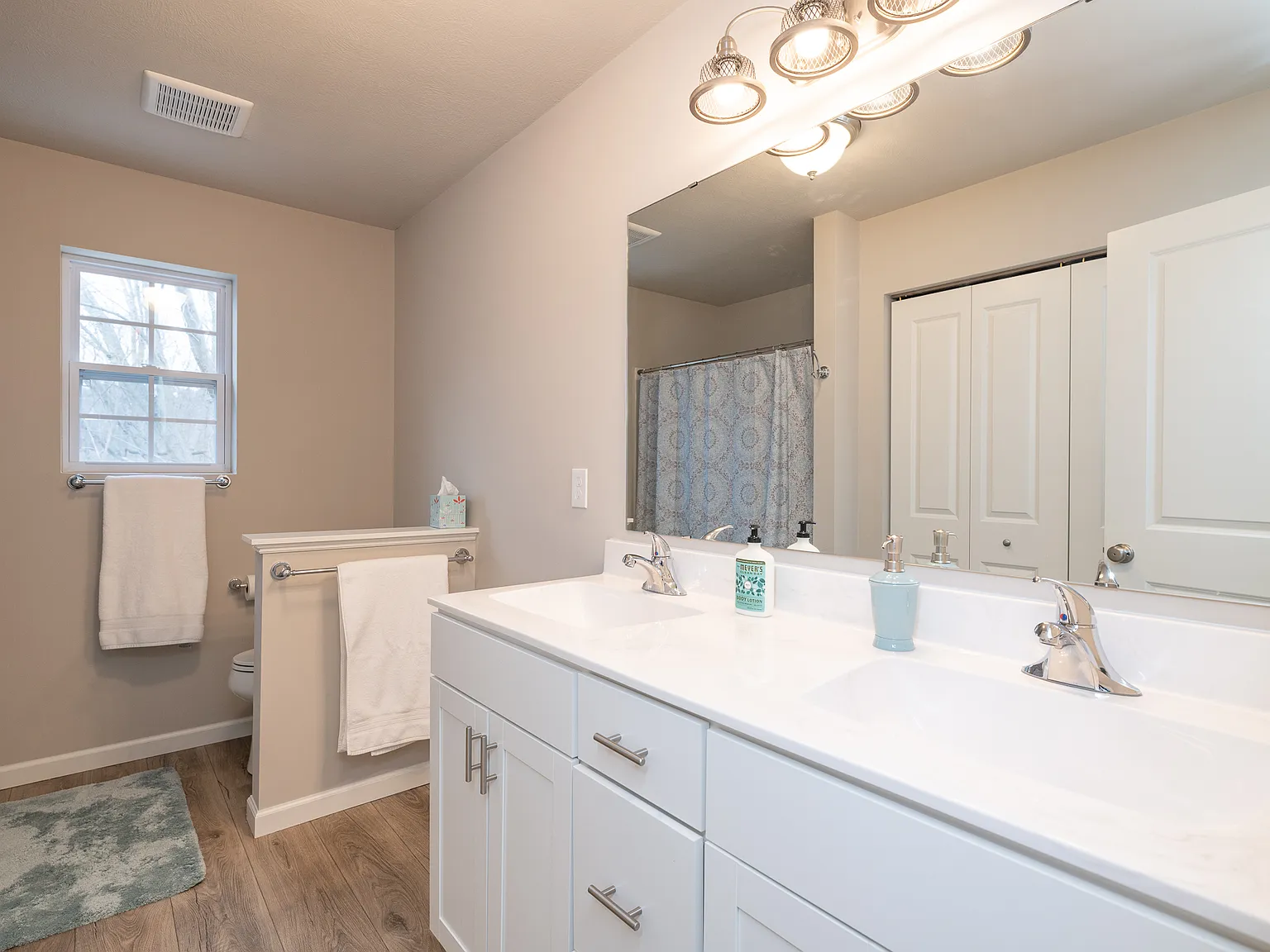 3 bed, 1682 sqft, $2,500 — Photo 2