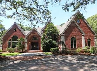 214 Sunset Rd, Oyster Bay, NY 11771