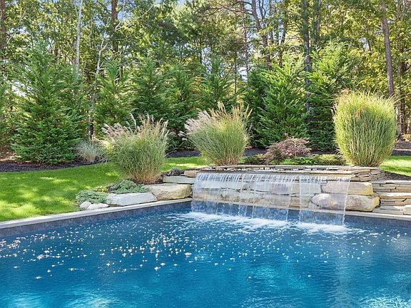 4th image of 50 Corbett Dr