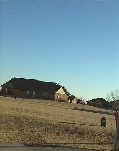 1st image of 3501 Estate Dr #16