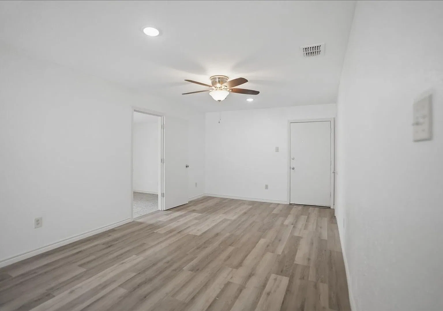 Updated 4-Bedroom Home for Rent in South Side Corpus Christi — Photo 4