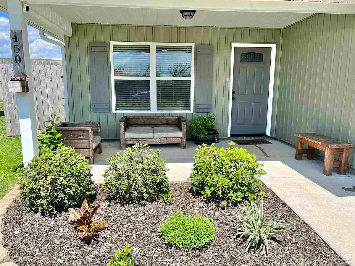 Building Photo - 450 Hilburn Ln
