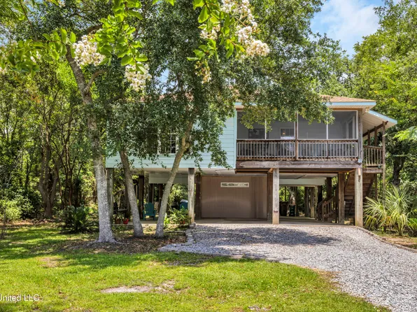 316 Walthall St, Pass Christian, MS 39571