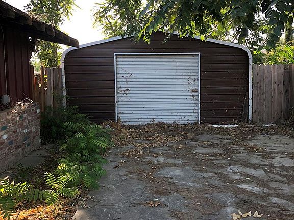 3rd image of 200 N 1st Ave