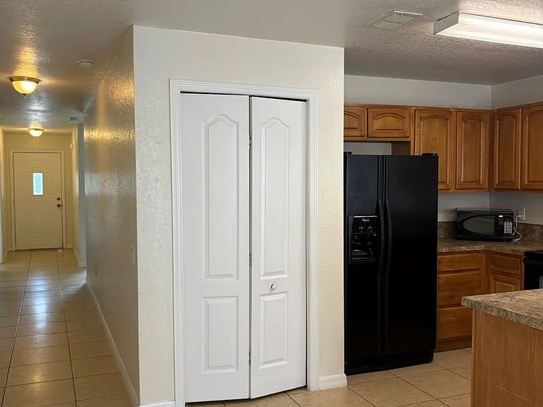 756 Camel Ct — Photo 8