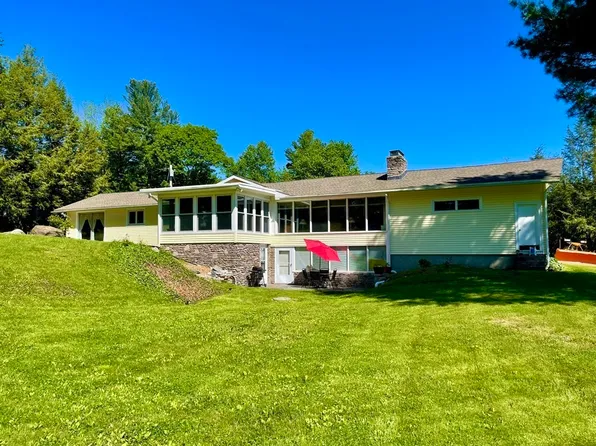 1 Woodland Dr, Paxton, MA 01612