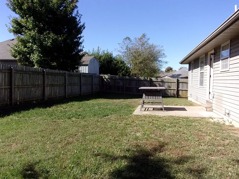 872 W Linwood Ave — Photo 7