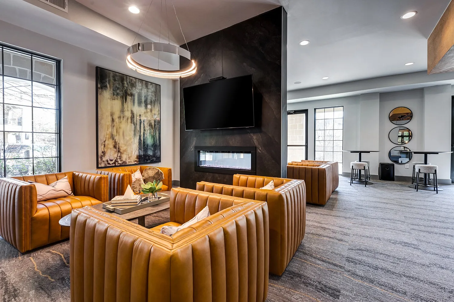 District West Apartments — Photo 4