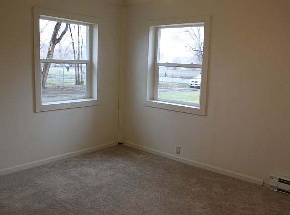 3rd image of 403 9th St