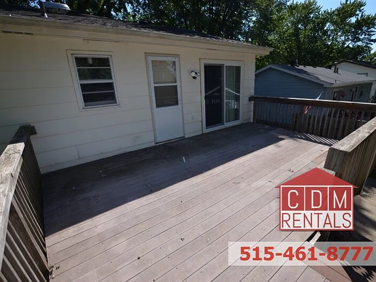 203 NW 3rd St — Photo 16