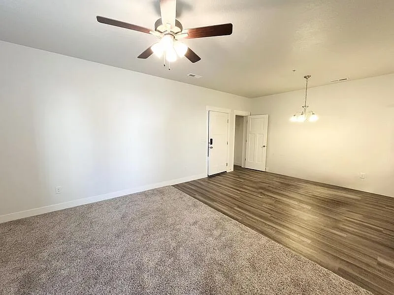 3 bed, 2.0 bath, 1250 sqft, $1,900 — Photo 4