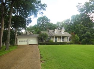 737 Cherry Dr, Henderson, TN 38340