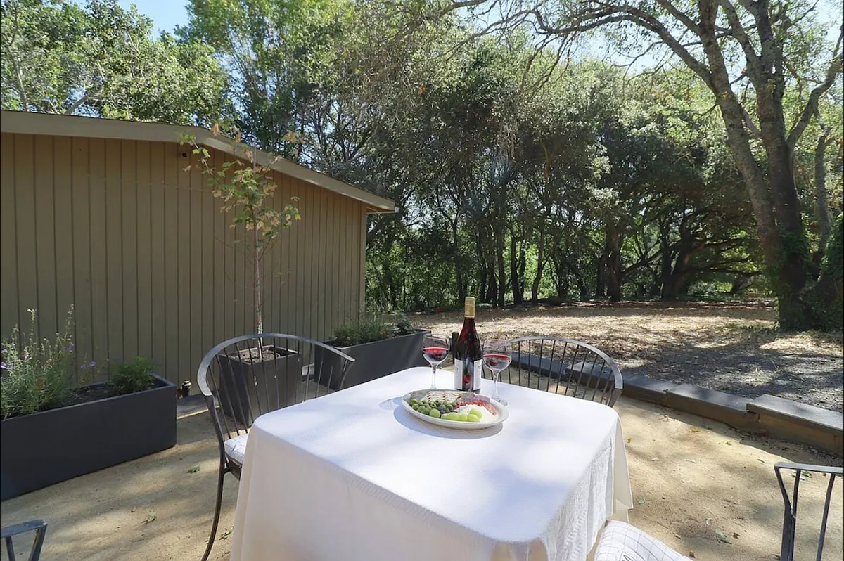 1 bed, 1.0 bath, 850 sqft, $3,450 — Photo 4