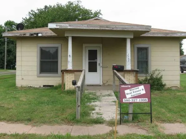 1209 S Murrow St, Waynoka, OK 73860