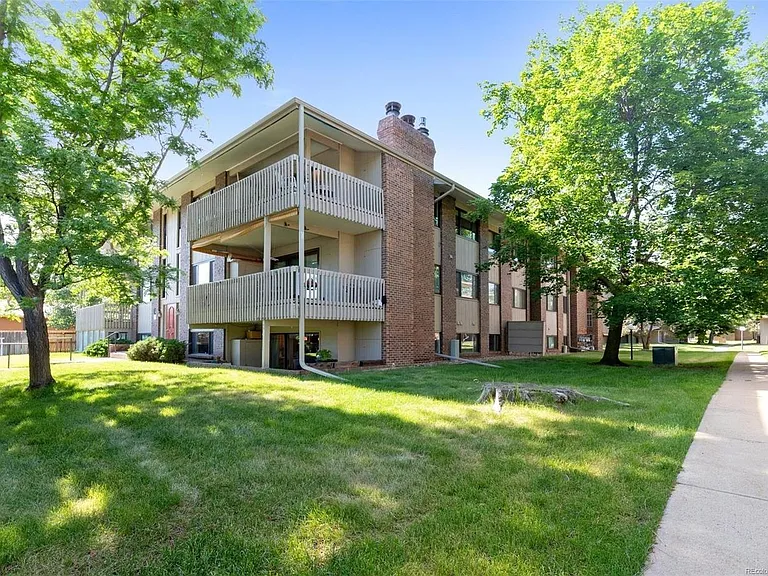 600 Manhattan Dr #C2 — Photo 18
