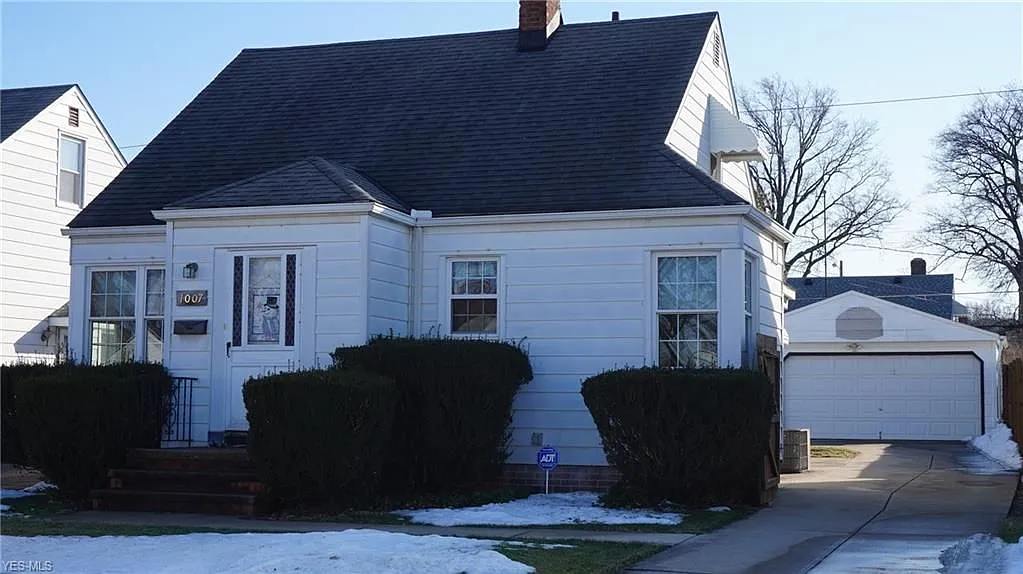1007 Hillsdale Rd photo 1
