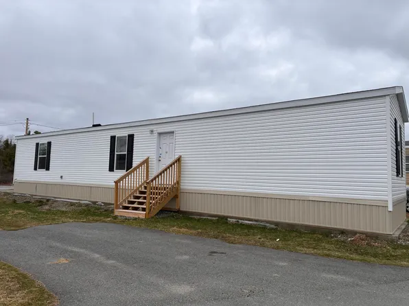 33 Black Bear Road, Brewer, ME 04412