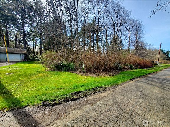 2nd image of 18 Woodland Drive