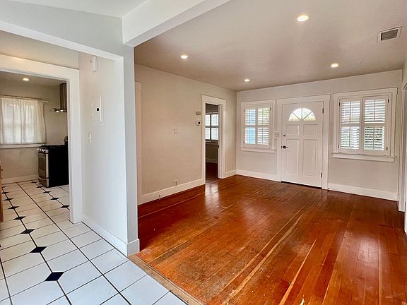 3rd image of 1902 Castillo St