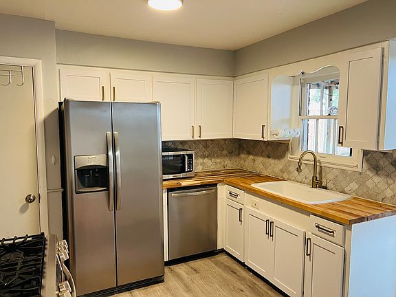 Features a Renovated Kitchen!
