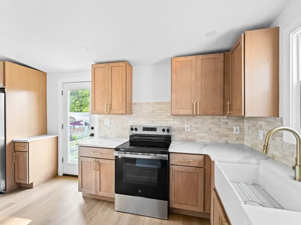 716 S 2nd St, Millville, NJ 08332