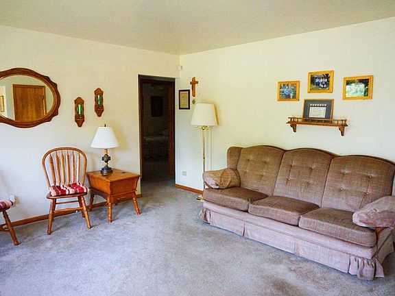 5th image of 378 Lockwood St