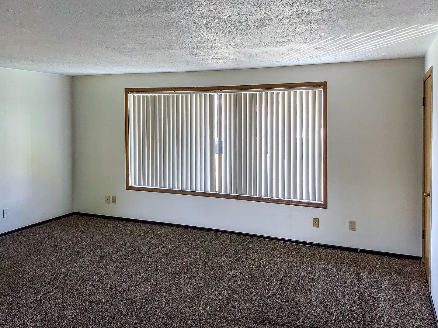 Madison3045-3065 — Photo 4