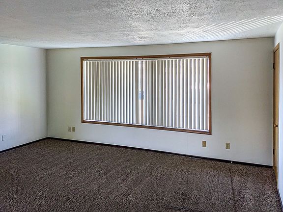 4th image of 3045-3065 Madison St NE #3055
