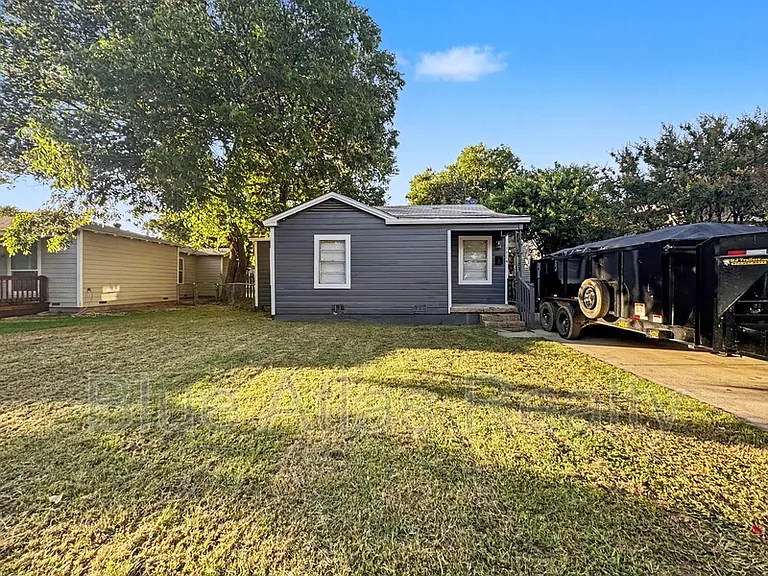 1714 NW Dallas St — Photo 17