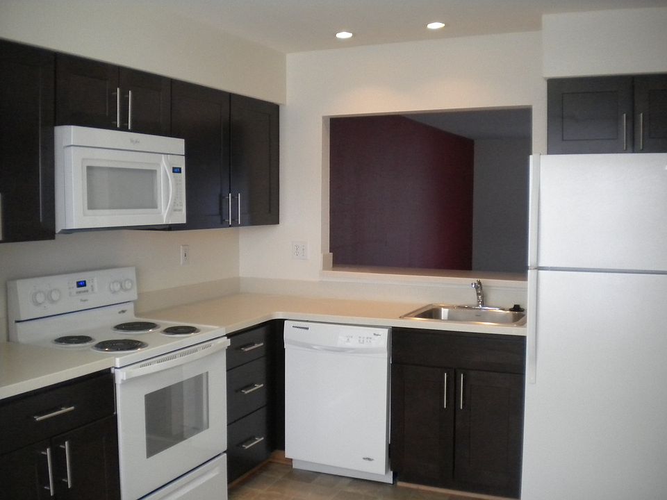 1st image of 45656 Nicholas Ct