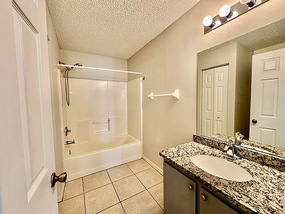 3rd image of 24 Eastgate Ln