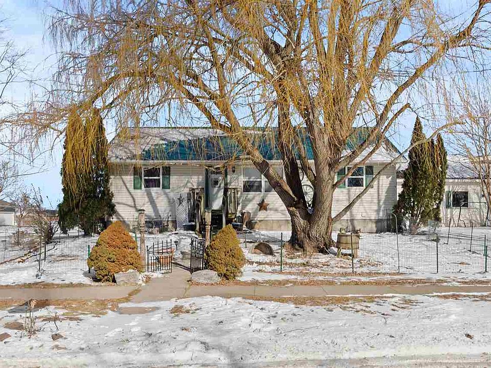 1st image of 602 E 15th St