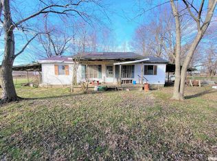 221 Marble Ln, Louisville, IL 62858