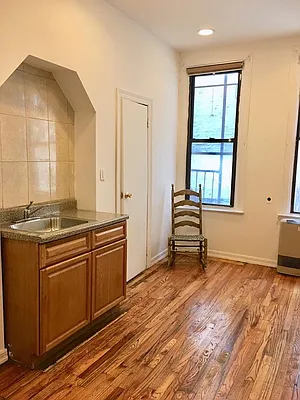 Rented by City Vista Inc | media 5