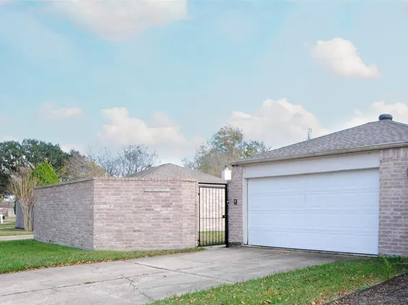 16127 Queensdale Dr, Houston, TX 77082