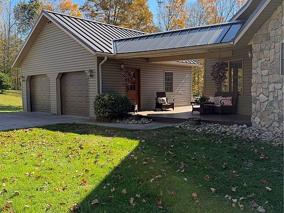 3rd image of 47224 Moore Ridge Rd