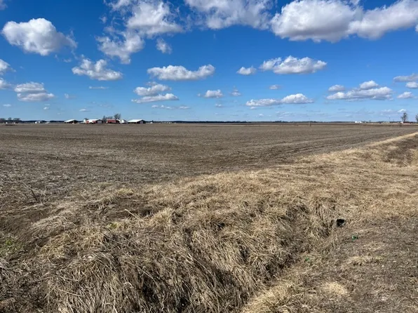 E 600 North Rd, Stewardson, IL 62463