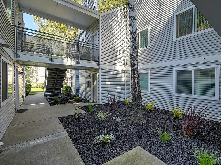 Rush River Apartments — Photo 41