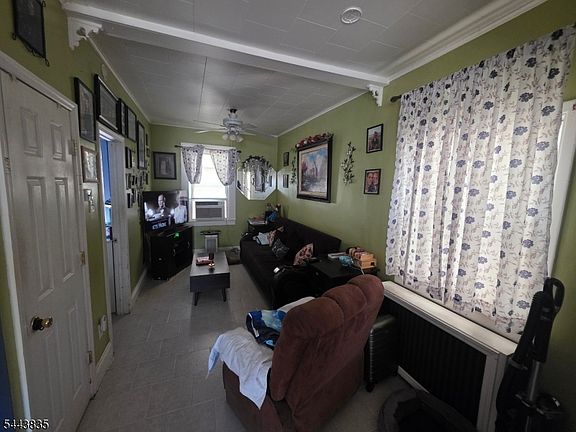 3rd image of 32 Marconi St