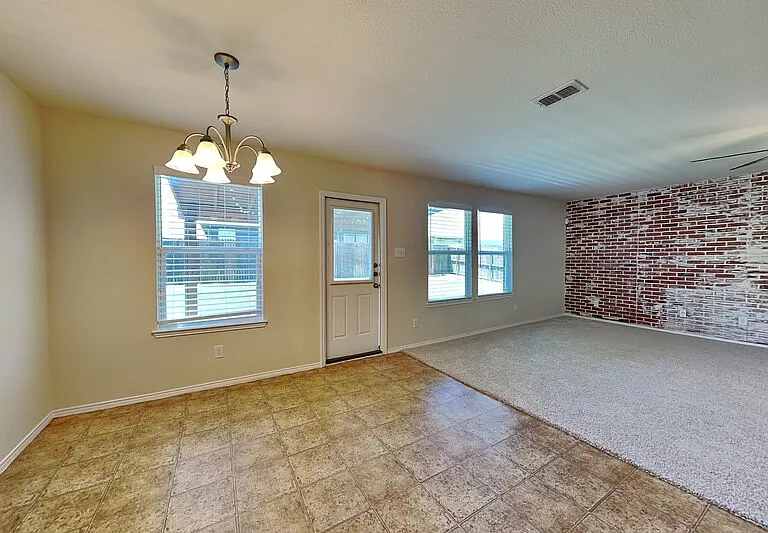 1112 Rivers Creek Ln — Photo 6