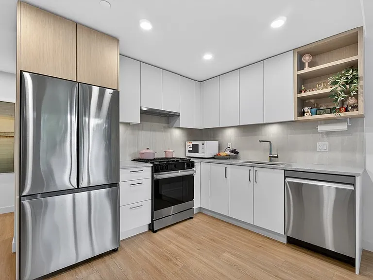 723 Grover Ave #210 — Photo 3