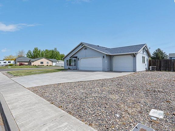 3rd image of 2604 Crane Dr