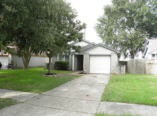 9834 Shadow Pine Dr, Houston, TX 77070