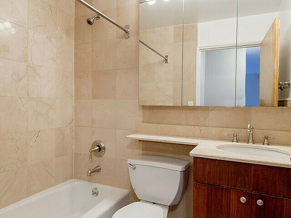 5th image of 330 E 39th St #7/D