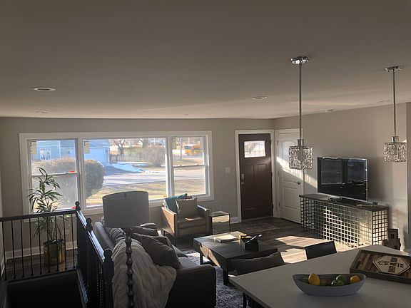 4th image of 401 Parkview Dr