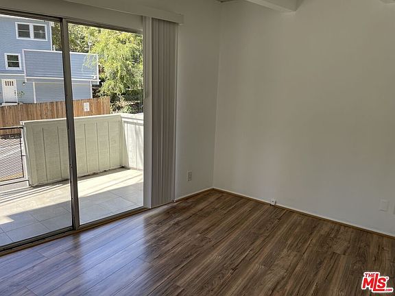 5th image of 2154 N Beverly Glen Blvd