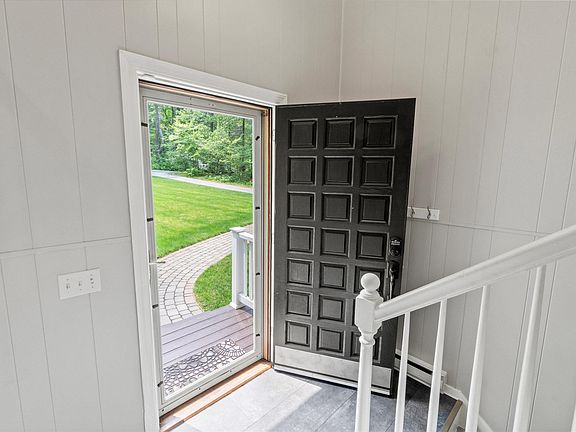 3rd image of 16 Hazelwood Drive