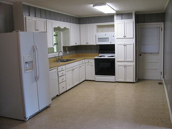 3rd image of 3515 Park Ln