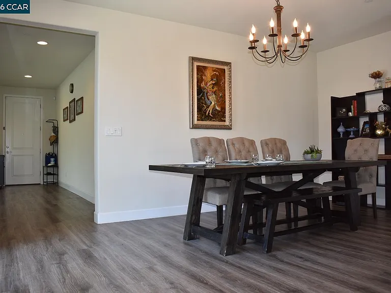 582 Mandevilla Dr — Photo 6