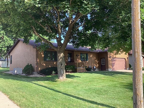 3rd image of 1601 Cheryl Ave
